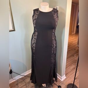 Laura Black Lace-Panel Evening Dress